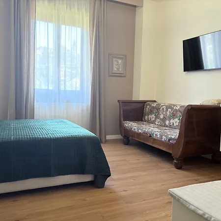 Guest house Alle Porte Di 3*